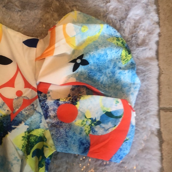 Colorful blouse. - Picture 3 of 4